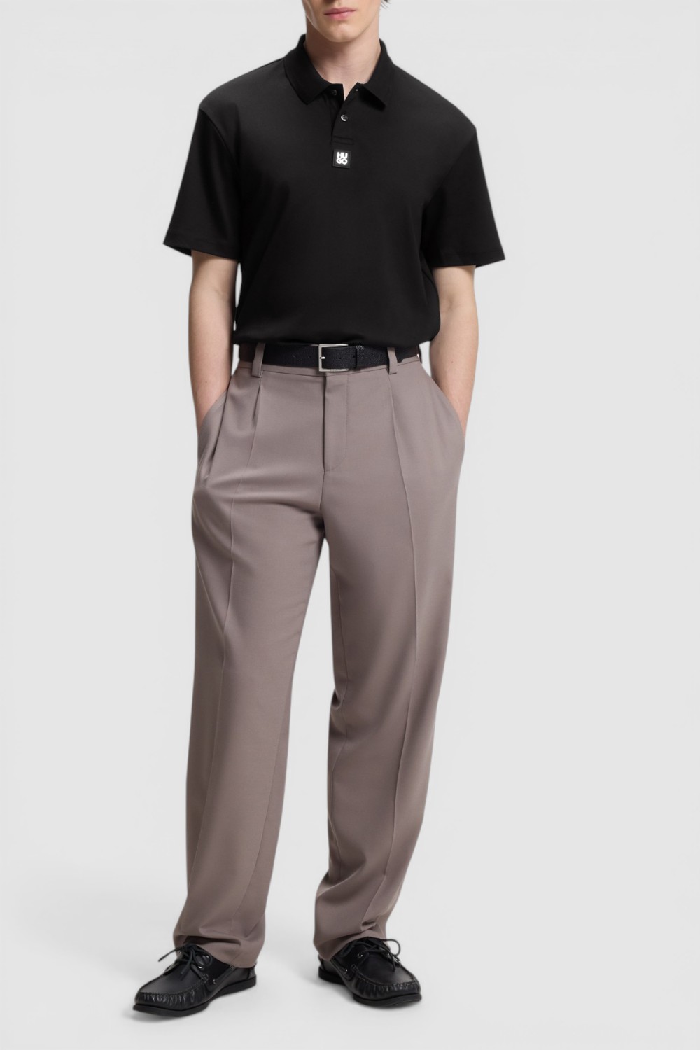 תמונת כל הלוק של חולצת פולו